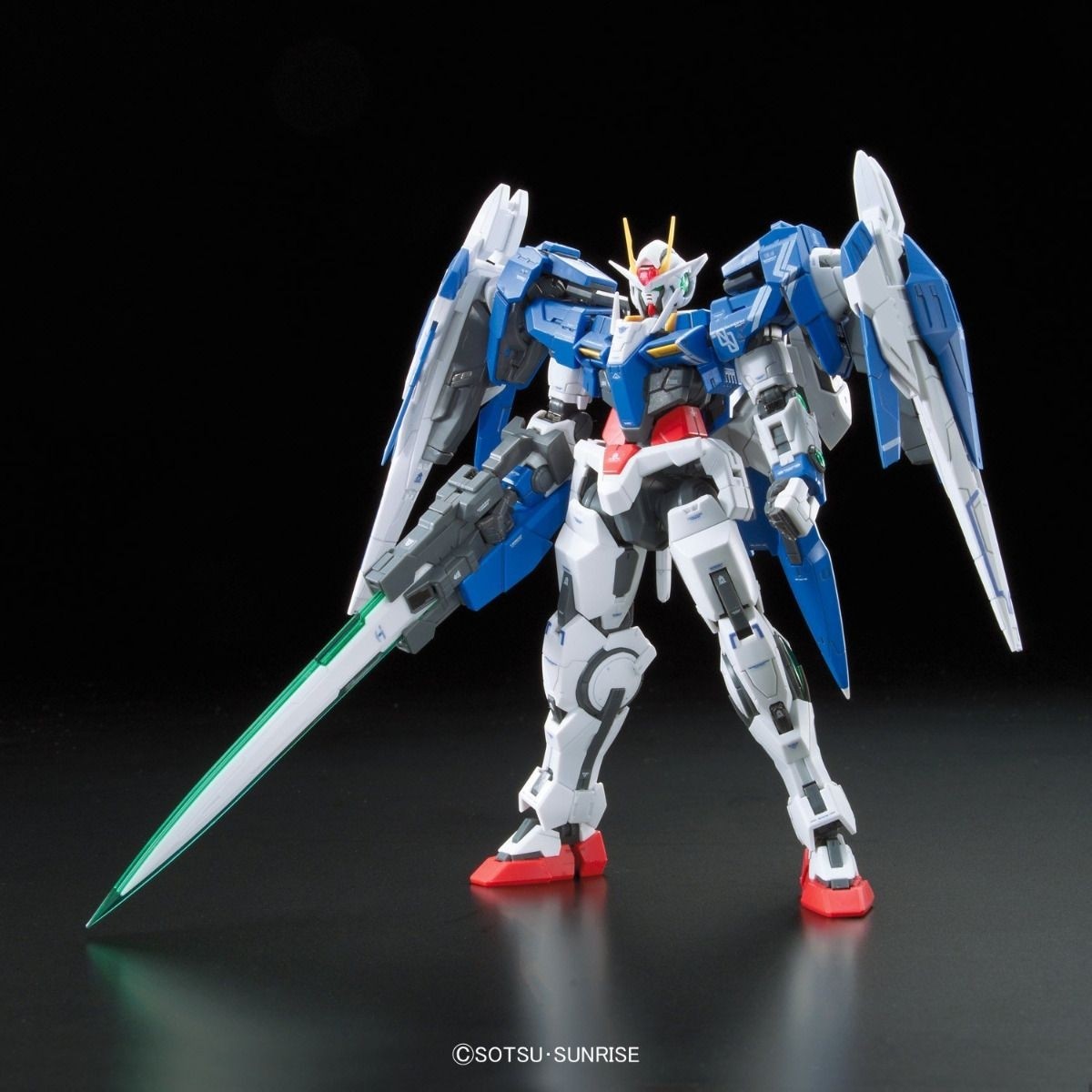 #18 GN-0000 + GNR-010 00 Raiser "Gundam 00", Bandai RG (Gundam Model Kit)
