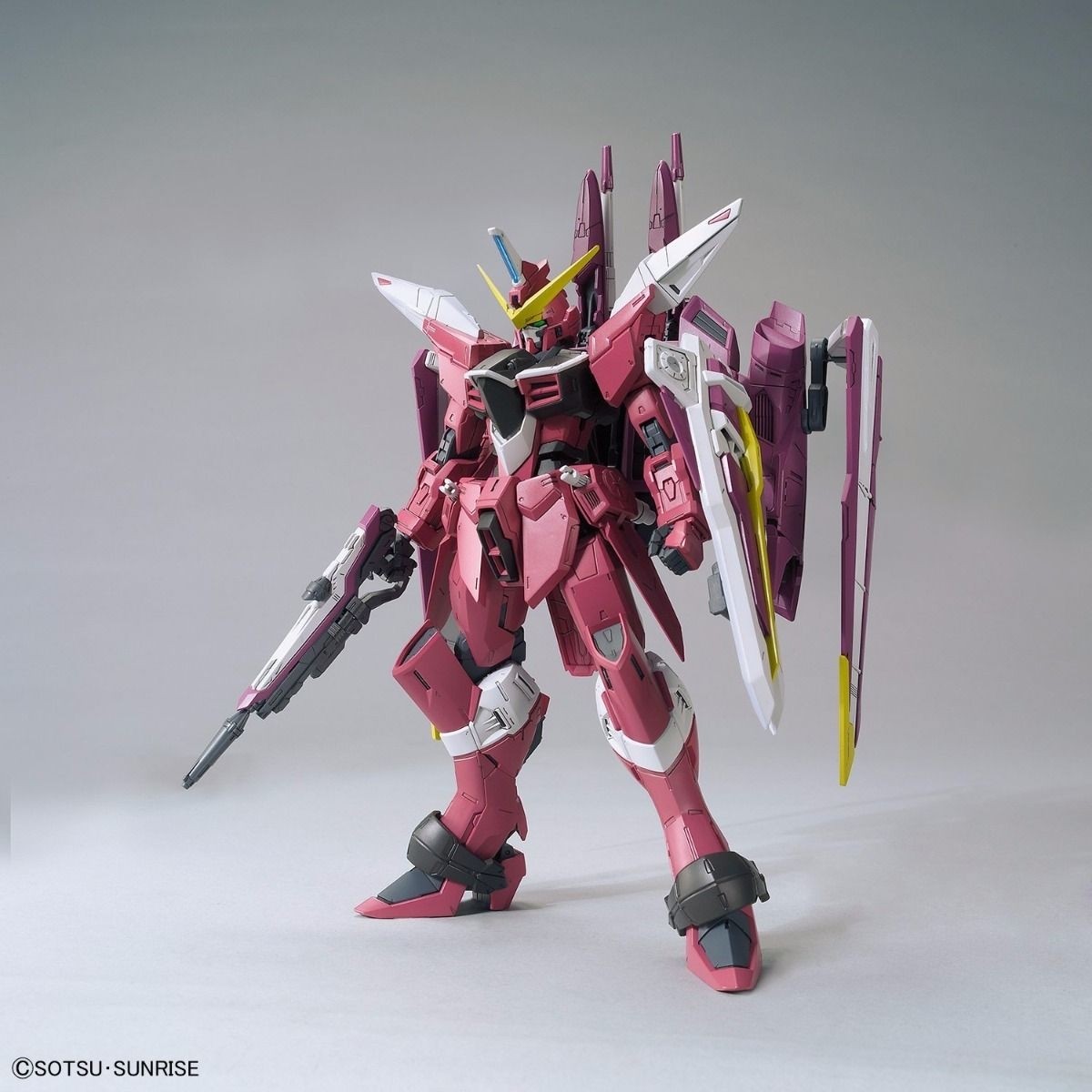 ZGMF-X09A Justice Gundam "Gundam SEED", Bandai MG (Gundam Model Kit)